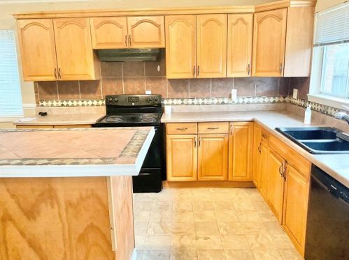 10006 Cardinal St, Morgans Point TX  77571-2512 exterior