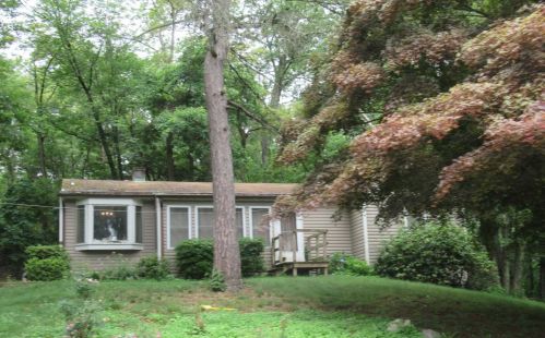 7 Carol Dr, Poughkeepsie NY  12603-2603 exterior