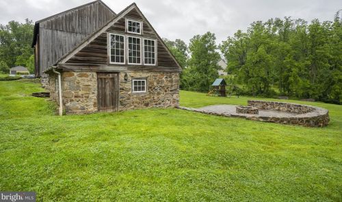 10 Pine Valley Ct, Glen Mills PA  19342-1823 exterior