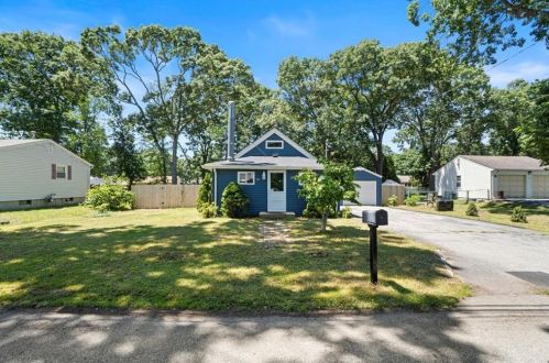 79 Canfield Ave, Warwick, RI 02889-8801