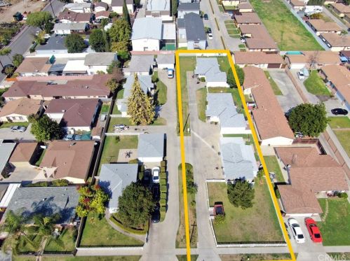 8721 Rose St, Bellflower, CA 90706-6326
