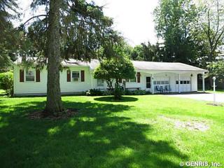 11 Robert Rd, Penfield, NY 14526-9718