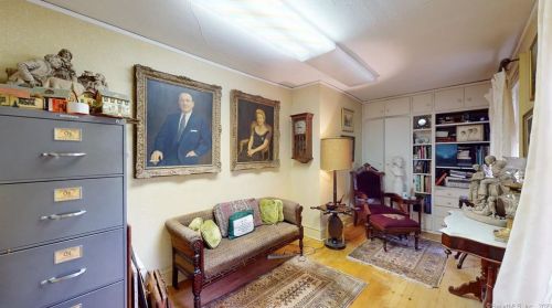 541 Lincoln St, New Britain CT 06052-1802 exterior