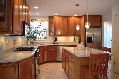957 Douglas St, Pittsburgh, PA 15239-2028