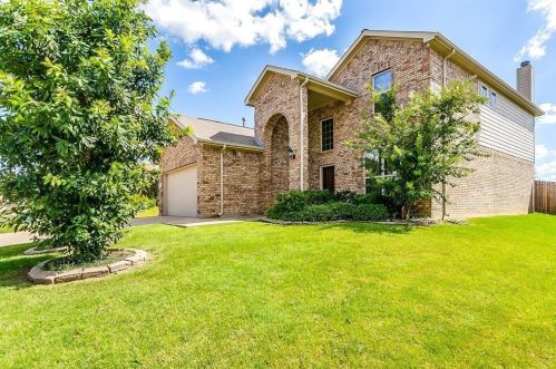 308 Coral Vine Ln, Burleson TX  76028-2743 exterior