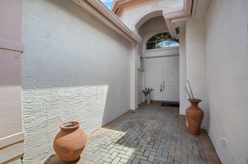 6841 Molakai Cir, Boynton Beach, FL 33437-7028