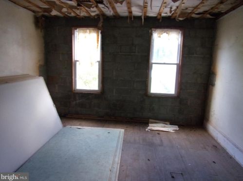 2467 Amber St, Philadelphia PA 19134-3836 exterior