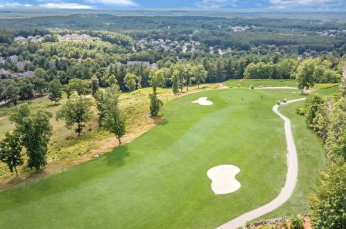 10 Mountain Laurels Dr, Nashua NH  03062-2249 exterior