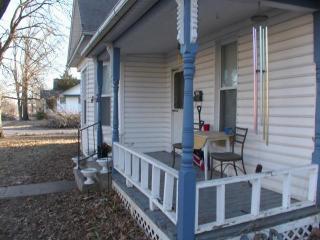 133 Walnut St, Olathe, KS 66061-3256