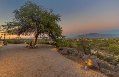 4650 Crestview Cir, Tucson AZ 85745-9207 exterior