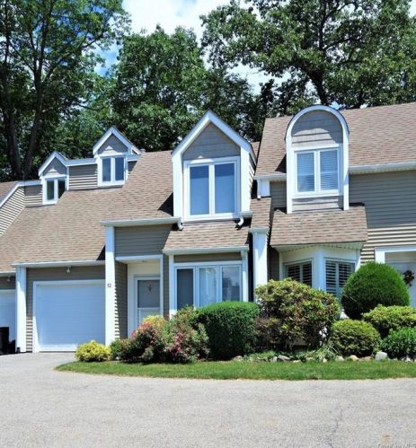 72 Spring Pond Dr, Crotonville, NY 10562-2034