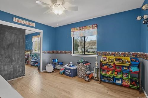 6 Mayer Dr, Airmont NY  10901-3807 exterior