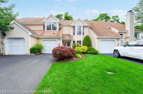 222 Daffodil Dr, East Freehold, NJ 07728-4065