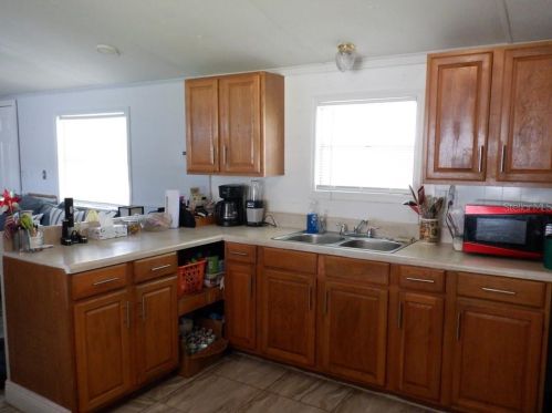 1043 Pineapple Way, Kissimmee FL 34741-6704 exterior