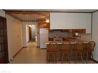 561 Mount Pleasant Rd, Chesapeake VA  23322-3543 exterior