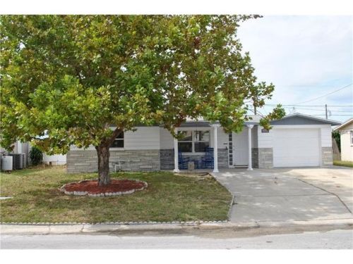 1523 Landau St, Tarpon Springs, FL 34690-5816