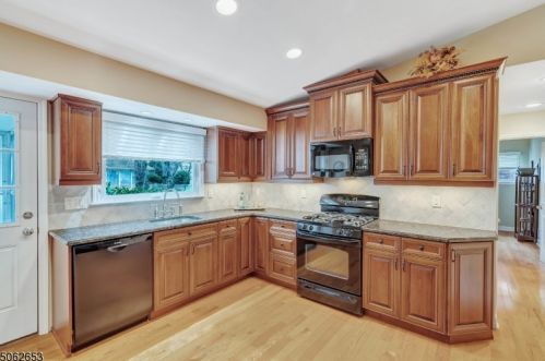 110 Glenwood Rd, Cranford NJ  07016-1920 exterior