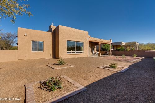 976 Josephine Saddle Pl, Green Valley AZ 85614-6302 exterior