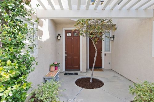 26504 Morro Bay Dr, Santa Clarita, CA 91354-2510