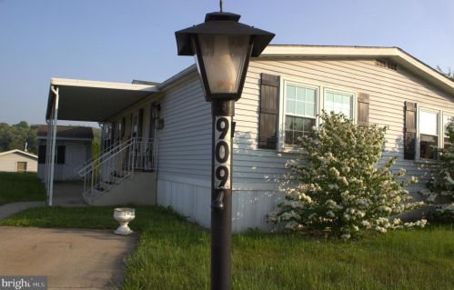 909 Dogwood St, Smithville, PA 17560-9692