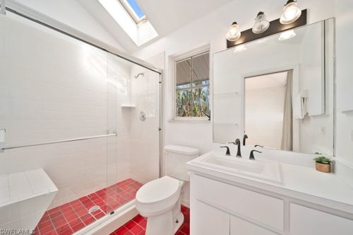 220 Palm Lk Dr, Sanibel FL 33957-5601 exterior