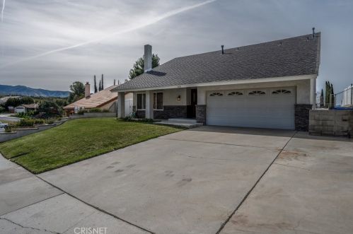 15328 Rhododendron Dr, Santa Clarita, CA 91387-1851