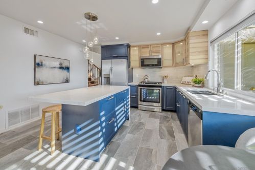 10883 Caravelle Pl, San Diego CA  92124-2048 exterior