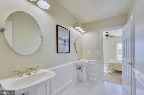 40280 Spectacular Bid Pl, Leesburg VA  20176-7173 exterior