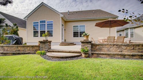 172 Huntington Dr, Jackson Twp NJ  08527-4789 exterior
