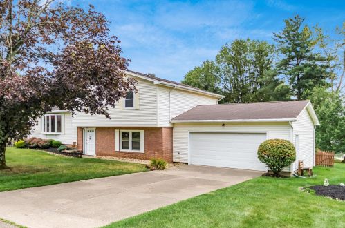 2650 Ash Meadows Blvd, Zanesville, OH 43701-9718