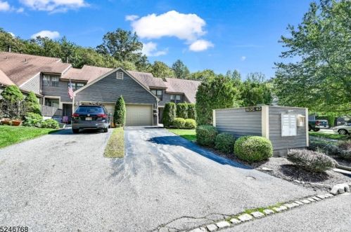 43 Lexington Ln, West Milford Lakes NJ  07480-4912 exterior