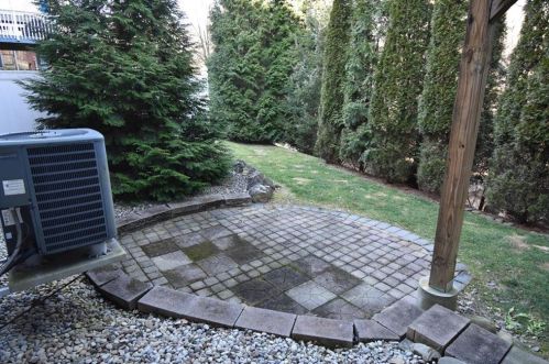 97 Highlands Blvd, Easton PA  18042-7262 exterior