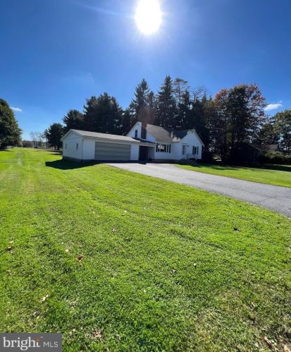 646 Main St, Weatherly, PA 18255-1213