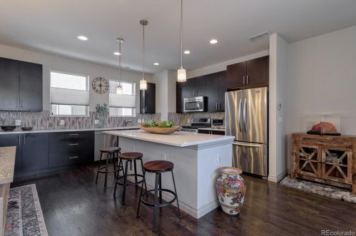 1311 Jackson St, Denver CO 80205-5052 exterior