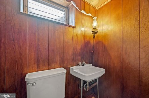 23 Dewey Rd, Cheltenham PA  19012-1413 exterior