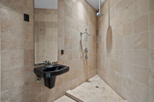 4150 Dingman Dr, Sanibel FL 33957-5107 exterior