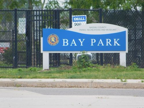 13 Barnstable Rd, East Rockaway NY  11518-2403 exterior