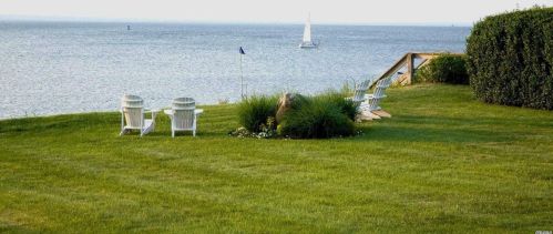 194 Old Field Rd, Strongs Neck, NY 11733-1636
