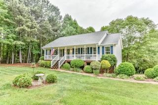 160 Kingfisher Dr, Mooresville, NC 28117-5810