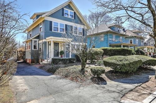 261 President Ave, Providence, RI 02906-5537