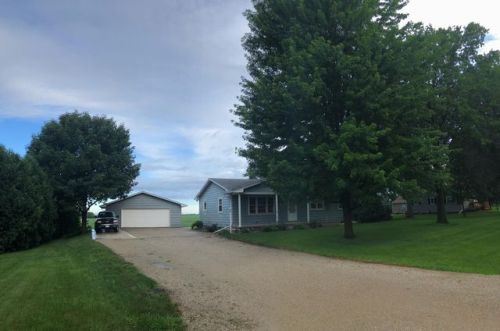 307 4th St, Raymond, IA 50667-9707