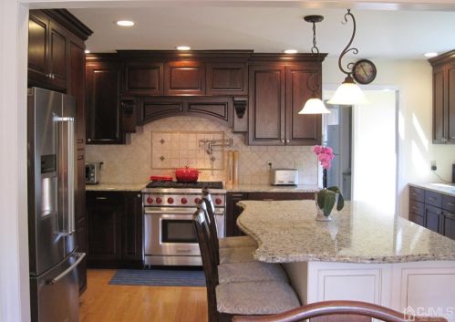 2 New Dover Rd, East Brunswick, NJ 08816-2745