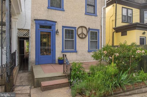 371 Lyceum Ave, Philadelphia, PA 19128-4818