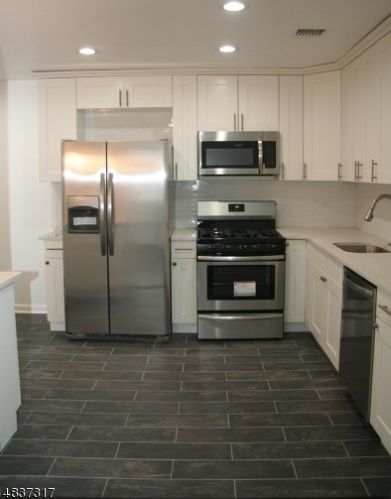 4 Station Rd, Parsippany NJ  07834-2435 exterior
