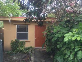 305 2nd Ave, Dania Beach FL  33004-4812 exterior