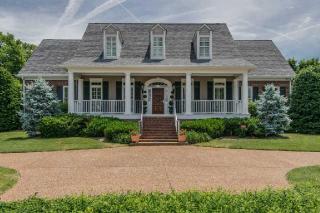 369 Lake Valley Dr, Franklin, TN 37069-4652