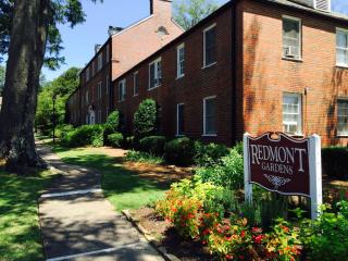 2858 Thornhill Rd, Birmingham AL  35213-4070 exterior