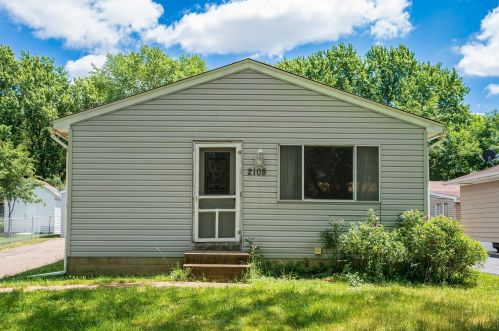 2108 Ivy St, Saint Paul MN  55109-4062 exterior