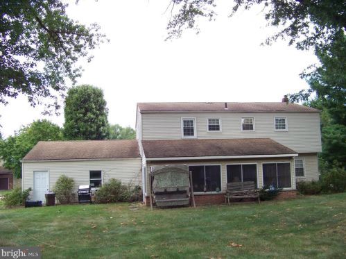 1904 Cardinal Cir, Norristown, PA 19403-2846
