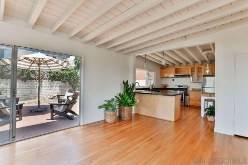 46 F St, Encinitas CA  92024-3601 exterior